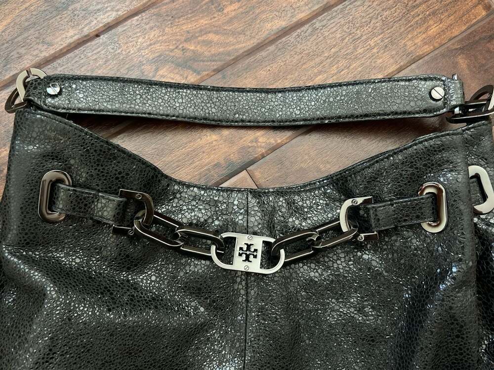 Tory Burch Natalya Black Crackle Leather Hobo Shoulder Bag Urban Chain Witch EUC - Picture 4 of 15